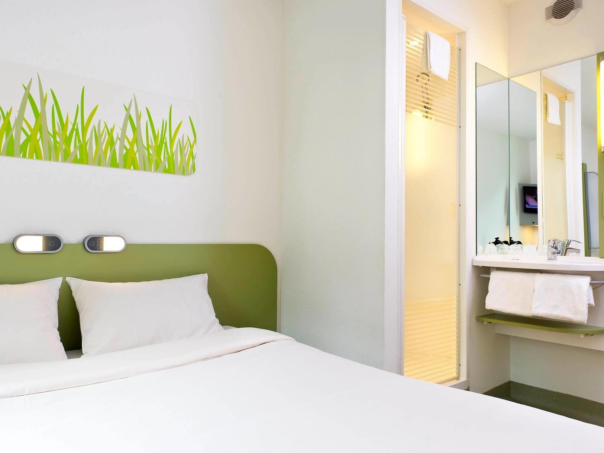 Ibis Budget Le Puy En Velay Esterno foto